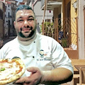A Nocera Inferiore il grande cuore di Antonio, il pizzaiolo che dona pizze ai clochard