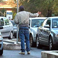 "Capo, 5 euro a piacere…", a Salerno arrestati 35 parcheggiatori abusivi [VIDEO]