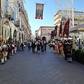 Cava de' Tirreni, l'alzata del Panno Eucaristico dà il via alla Festa di Monte Castello 