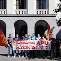 Cava de' Tirreni: lavorati ex APU scendono in piazza, manifestazione davanti al Comune 