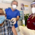 Covid, vaccinazione ultraottantenni: in Campania superata quota 50.000 adesioni 