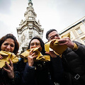 Festa a Napoli, pizze per tutti