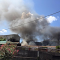 Fiamme a Cava de' Tirreni: evacuata scuola della frazione Sant’Arcangelo