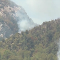 Incendi, migliora situazione a Cava de' Tirreni. Ultimi focolai a Corpo di Cava