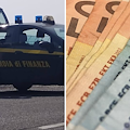 Nascondeva in auto banconote false per 70 mila euro, arrestato dalla Finanza sull'A1 