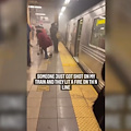 New York. Spari nella stazione della metropolitana a Brooklyn / Video