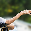 Piano di Zona S2: dalla Regione Campania interventi per riconoscimento dei caregiver