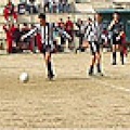 Scontro in campo, grave un calciatore