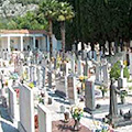 Tombe trafugate, allarme al cimitero