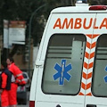 Tragedia sfiorata a Pastena: ambulanza sbanda e finisce contro il marciapiede 