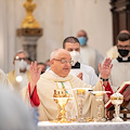 Vescovo vieta le processioni, nella diocesi Nocera-Sarno spuntano manifesti funebri 