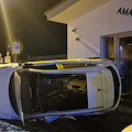 Vietri sul Mare: auto si ribalta nella notte in Piazza Solimene, nessun ferito 