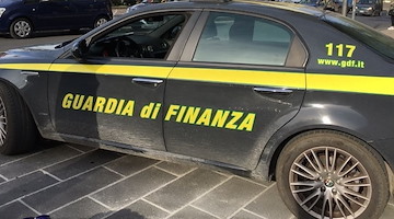 Camorra e riciclaggio, sequestri da 3 milioni di euro a Salerno: nel mirino anche uno chalet sul lungomare 