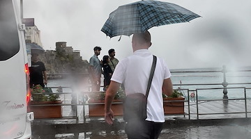 Campania, allerta meteo dalle 14 per piogge e temporali 