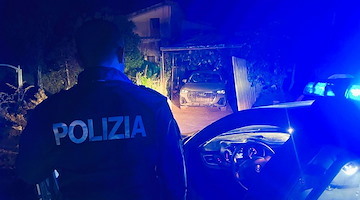 Cava de' Tirreni: la polizia individua garage che ricicla pezzi di auto rubate