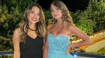 Cava de' Tirreni, perse la gamba per salvare l'amica: Giulia e Chiara si laureano insieme 