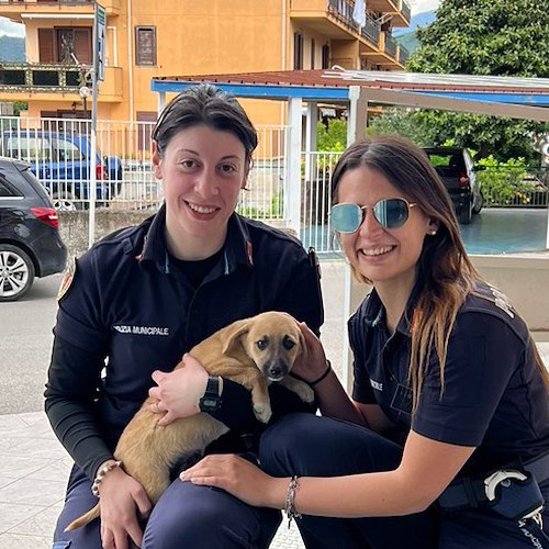 Chiara Guarnaccia e Lidia Rico con la cagnolina Mia