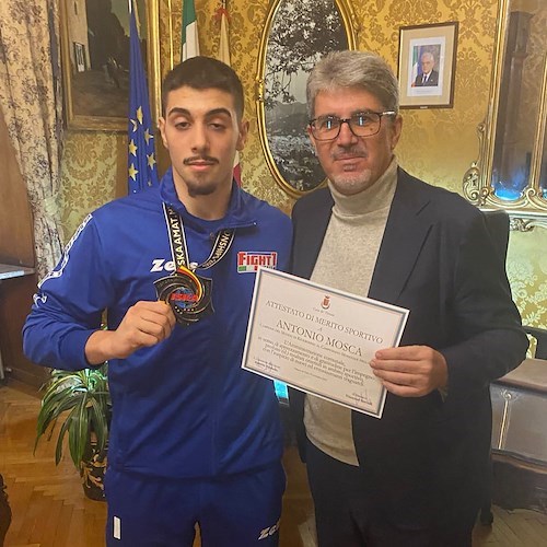 Campione del mondo a 17 anni, Antonio Mosca ricevuto dal Sindaco di Cava de' Tirreni<br />&copy; Servalli Sindaco