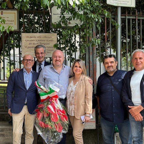 Cava de' Tirreni: rappresentanti dell'opposizione appongono corona di alloro a villa Falcone e Borsellino