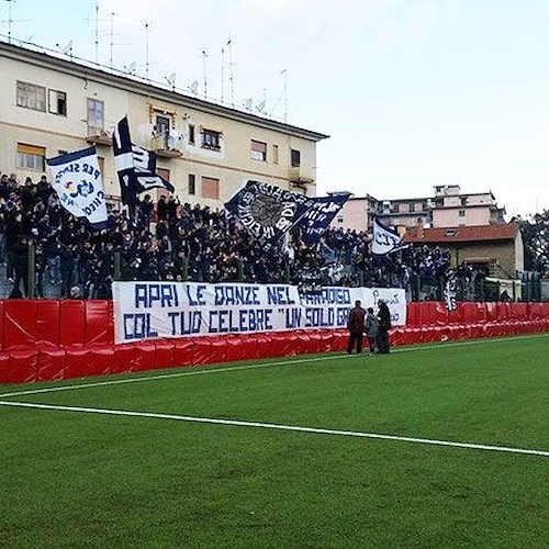 La torcida aquilotta a Gragnano