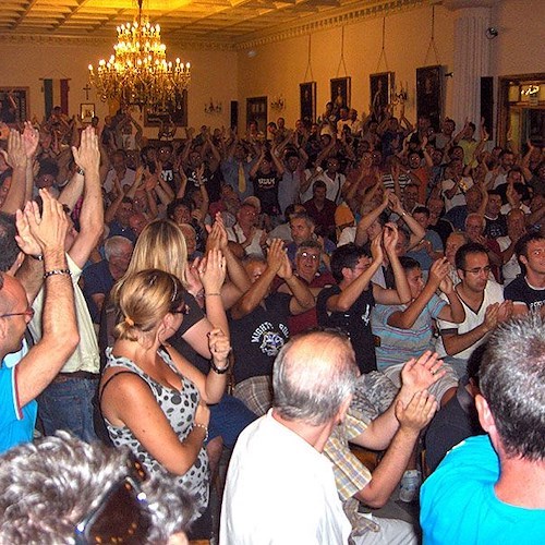 I tifosi aquilotti durante una delle assemblee estive