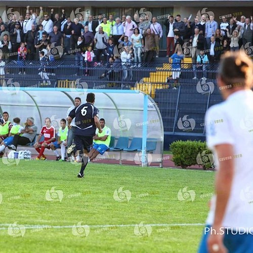 La gioia di Manzi dopo il gol (foto tratta da cavesecalcio.com)