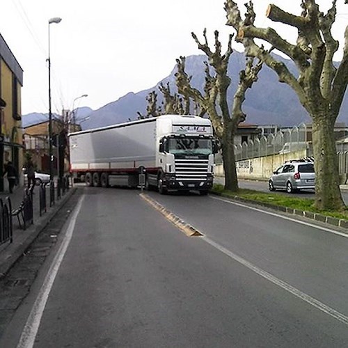 Il cordolo in Viale Romano