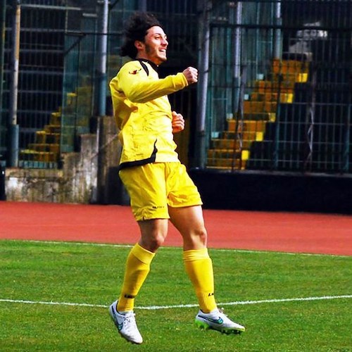 La gioia di Palumbo dopo la rete al Pomigliano (foto di Marco Ascoli)