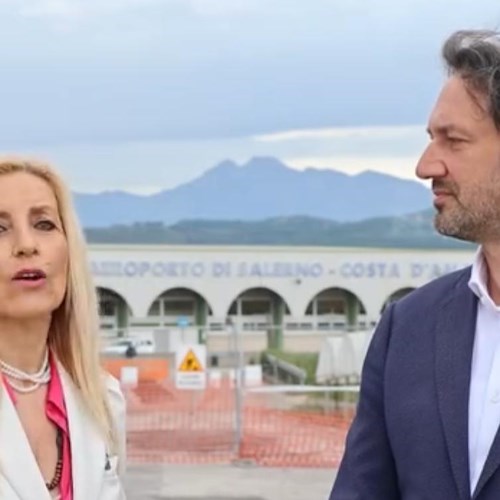 Felicia Gaudiano e Michele Cammarano all'aeroporto Salerno-Costa d'Amalfi