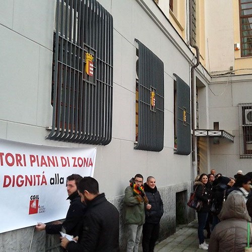 Il sit-in delle operatrici del Piano di Zona