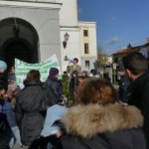 Il corteo giunto in Piazza Abbro