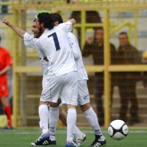 La gioia degli aquilotti dopo il gol