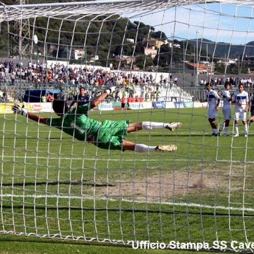 La rete di Camillo Ciano su punizione