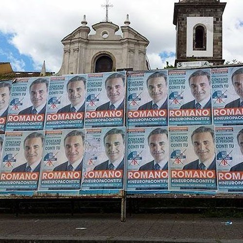 I manifesti in Piazza San Francesco