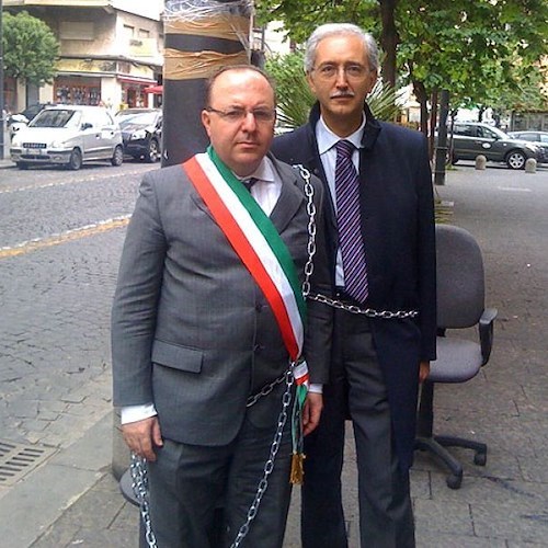 Marco Galdi e Giovanni Baldi incatenati