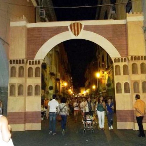 Una delle due porte di accesso al Corso porticato