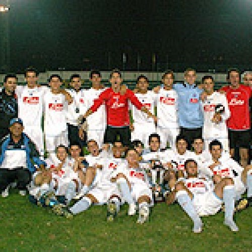 Foto di gruppo per i vincitori del Napoli